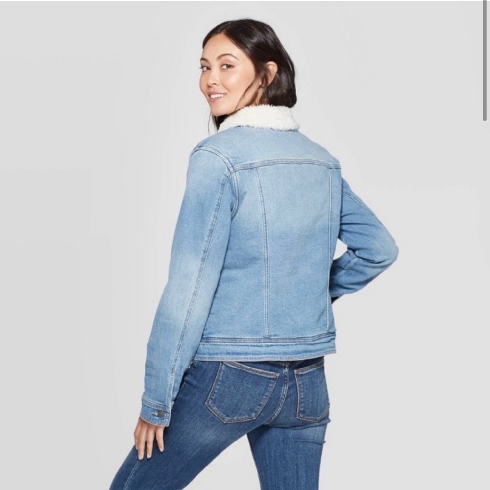 Jean jacket - Picture 2 of 3